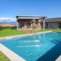 Villa in Italy, Garda, 685 sq.m.
