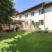 Villa in Italy, Tronzano Lago Maggiore, 250 sq.m.