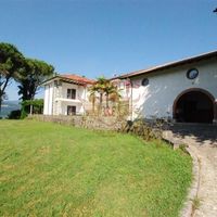 Villa in Italy, Tronzano Lago Maggiore, 487 sq.m.