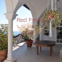 Villa in Italy, Bordighera, 400 sq.m.