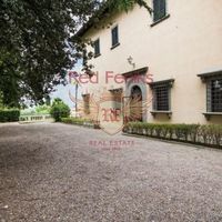 Other commercial property in Italy, Abruzzo, 2200 sq.m.