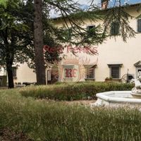 Other commercial property in Italy, Abruzzo, 2200 sq.m.