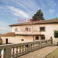 Other commercial property in Italy, Abruzzo, 2200 sq.m.