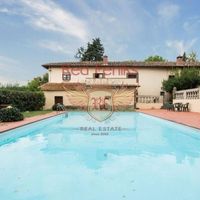 Other commercial property in Italy, Abruzzo, 2200 sq.m.