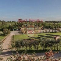 Other commercial property in Italy, Abruzzo, 608 sq.m.