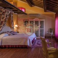 Other commercial property in Italy, Abruzzo, 608 sq.m.