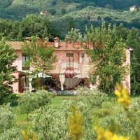 Other commercial property in Italy, Abruzzo, 250 sq.m.