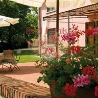 Other commercial property in Italy, Abruzzo, 250 sq.m.