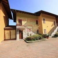 Апартаменты в Италии, Тронцано-Лаго-Маджоре