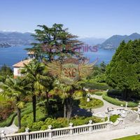 Villa in Italy, Tronzano Lago Maggiore, 450 sq.m.