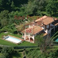Villa in Italy, Menaggio, 290 sq.m.