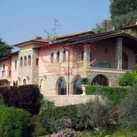 Villa in Italy, Garda, 500 sq.m.