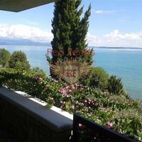 Villa in Italy, Garda, 400 sq.m.