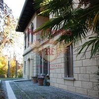 Апартаменты в Италии, Тронцано-Лаго-Маджоре, 480 кв.м.