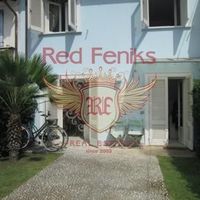 Apartment in Italy, Forte dei Marmi, 100 sq.m.