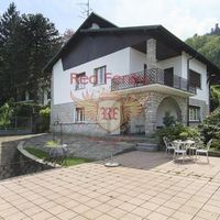 Villa in Italy, Tronzano Lago Maggiore, 350 sq.m.