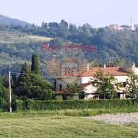 Другая коммерческая недвижимость в Италии, Ливорно, 425 кв.м.