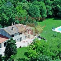 Другая коммерческая недвижимость в Италии, Пиза, 320 кв.м.