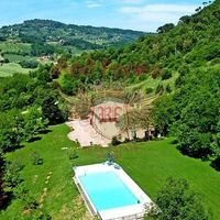 Другая коммерческая недвижимость в Италии, Пиза, 320 кв.м.