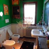 Villa in Italy, Abruzzo, 390 sq.m.