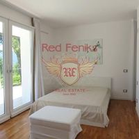 Вилла в Италии, Тронцано-Лаго-Маджоре, 265 кв.м.