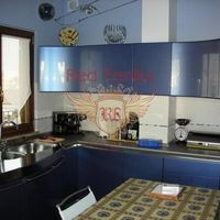 Apartment in Italy, Abruzzo, 150 sq.m.