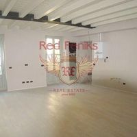 Apartment in Italy, Tronzano Lago Maggiore, 95 sq.m.