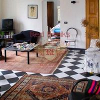Апартаменты в Италии, Савона, 400 кв.м.