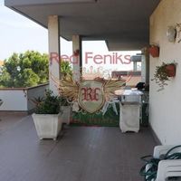 Apartment in Italy, Abruzzo, 150 sq.m.