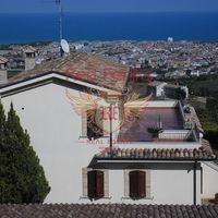 Villa in Italy, Abruzzo, 400 sq.m.