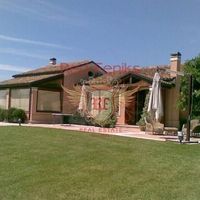 Villa in Italy, Abruzzo, 500 sq.m.