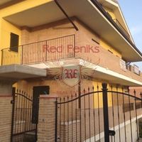 Villa in Italy, Abruzzo, 265 sq.m.