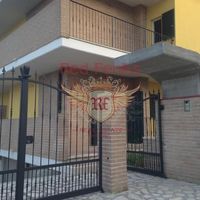 Villa in Italy, Abruzzo, 265 sq.m.