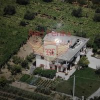 Villa in Italy, Abruzzo, 350 sq.m.