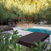 Villa in Italy, Savona, 400 sq.m.