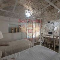 Villa in Italy, Savona, 400 sq.m.