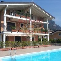 Apartment in Italy, Como, 120 sq.m.