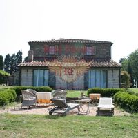 Villa in Italy, Pisa, 435 sq.m.