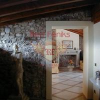 Apartment in Italy, Garda, 215 sq.m.