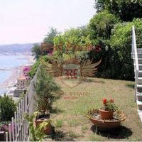 Apartment in Italy, Savona, 105 sq.m.