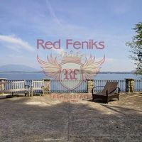 Villa in Italy, Tronzano Lago Maggiore, 600 sq.m.