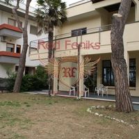 Villa in Italy, Abruzzo, 300 sq.m.