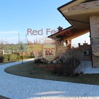 Villa in Italy, Abruzzo, 800 sq.m.