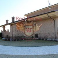 Villa in Italy, Abruzzo, 800 sq.m.