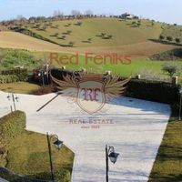Villa in Italy, Abruzzo, 800 sq.m.
