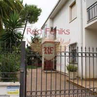 Villa in Italy, Abruzzo, 256 sq.m.