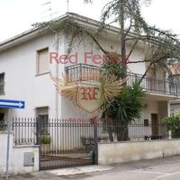 Villa in Italy, Abruzzo, 256 sq.m.