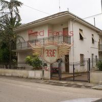 Villa in Italy, Abruzzo, 256 sq.m.