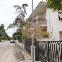 Villa in Italy, Abruzzo, 256 sq.m.