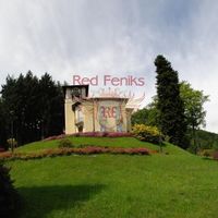 Вилла в Италии, Тронцано-Лаго-Маджоре, 583 кв.м.